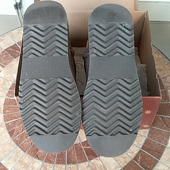 Lamo sheepskin warm below the knee boots size 9 chocolate with box used - Picture 3 of 5